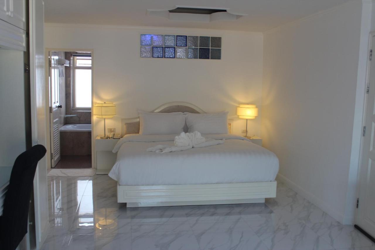 Le Cafe Royale Hotel Pattaya ภายนอก รูปภาพ